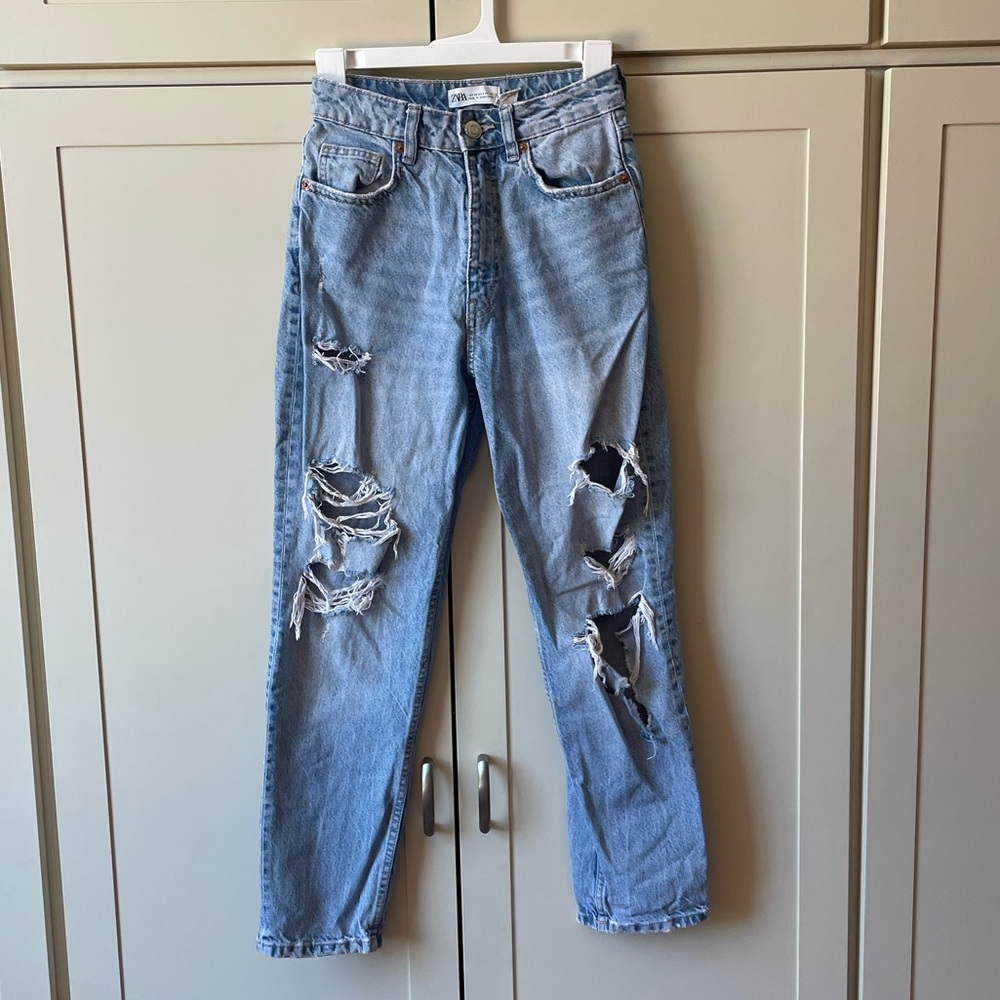Zara light washed denim jeans